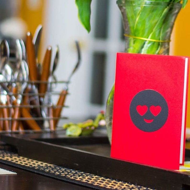 Love Emoji pop-up card with envelope